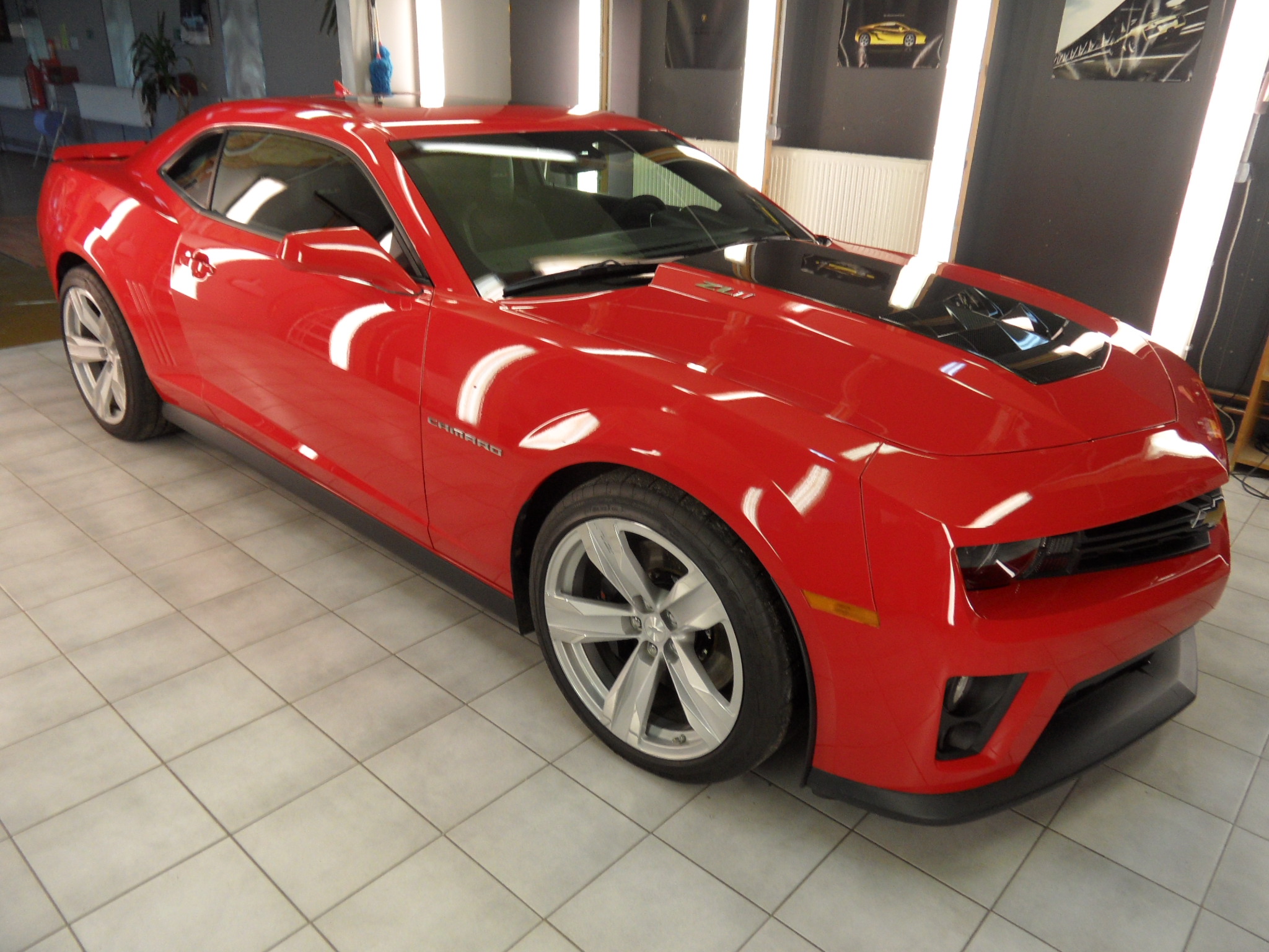 Roter Chevrolet Camaro, Detailaufnahme der Front