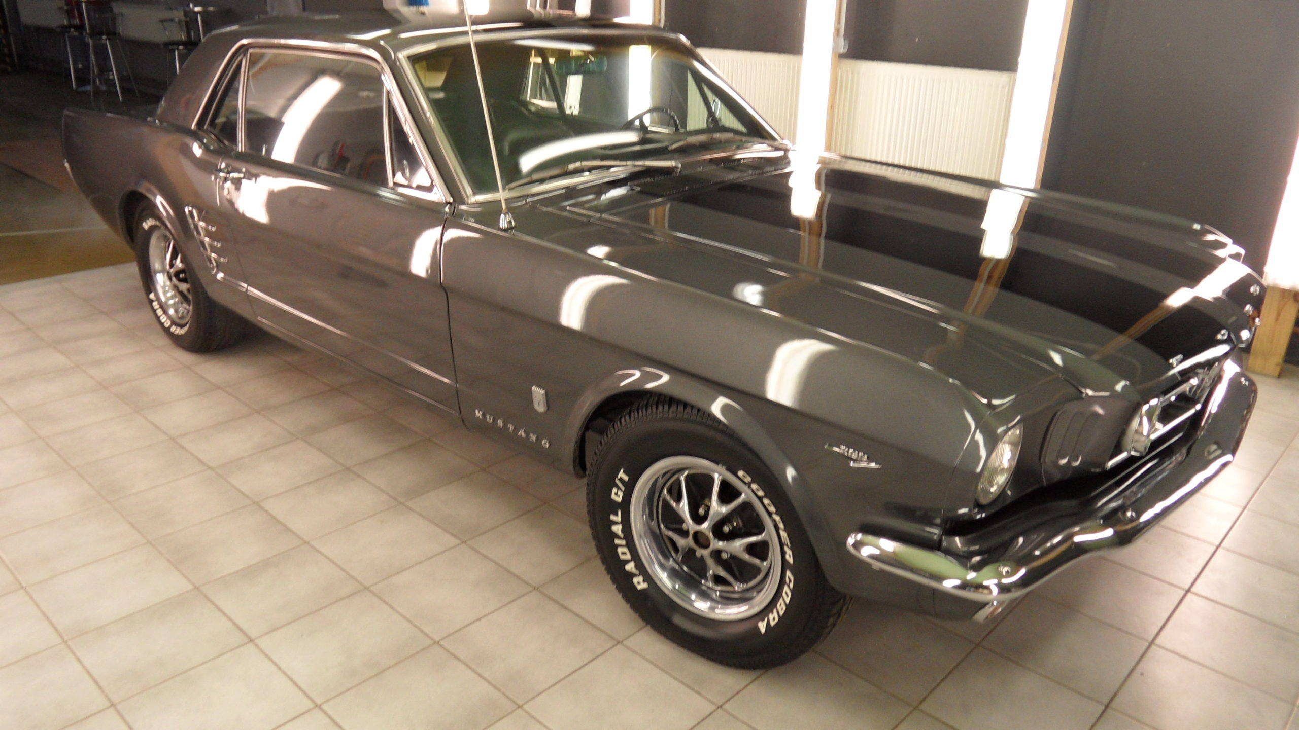 Ford Mustang nach der Lackpolitur
